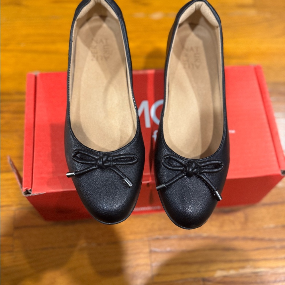 Black Bow Flats